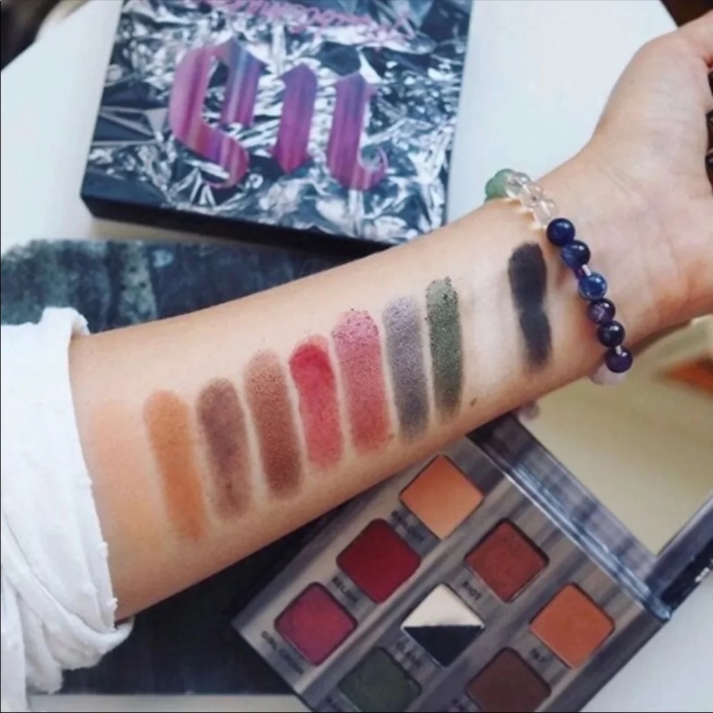 # Urban Decay TROUBLEMAKER EYE PALETTE